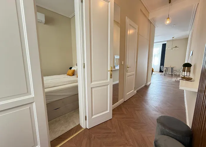Downtown Superior Bestern Апартаменты